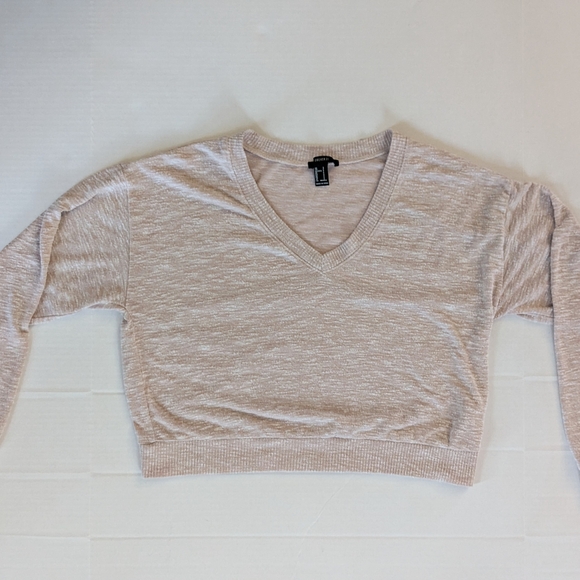 Forever 21 V-Neck Cropped Sweater in Beige Light Pink Size Small Soft - Picture 1 of 10